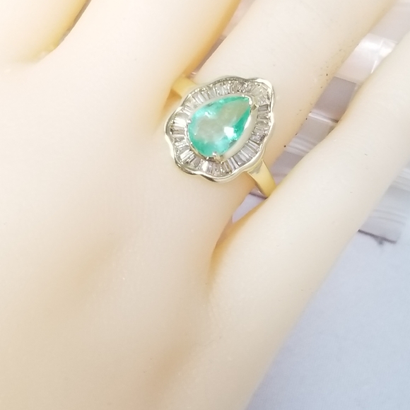 Genuine 14kt Columbian Emerald & Dia Ring  Sz 7 - Picture 5 of 8